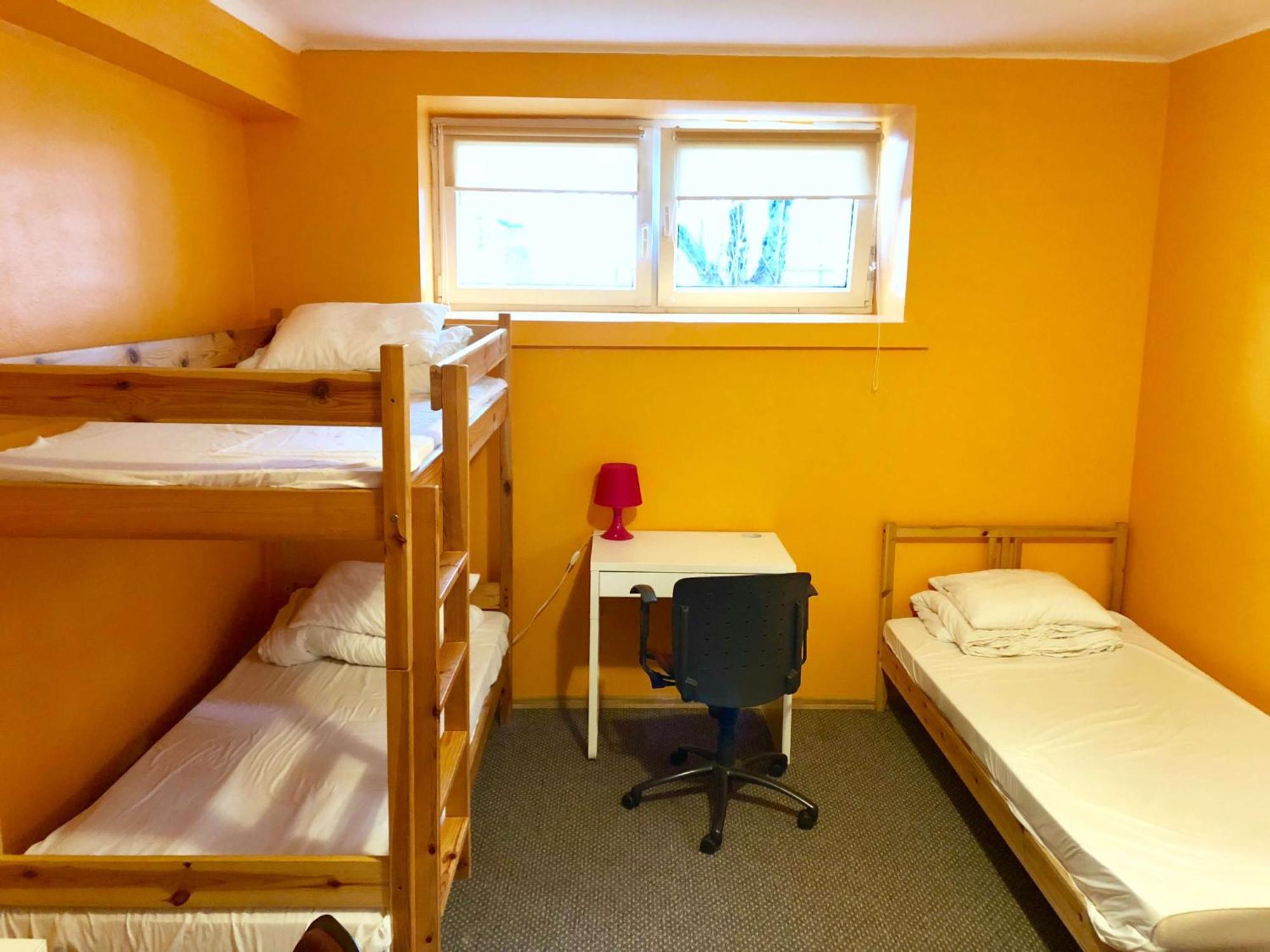 Hostel Student-House Kazimierzowska Warschau Zimmer foto